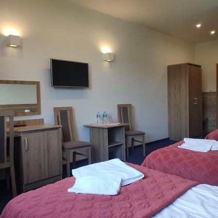 Hotel Eden Жгов Екстериор снимка