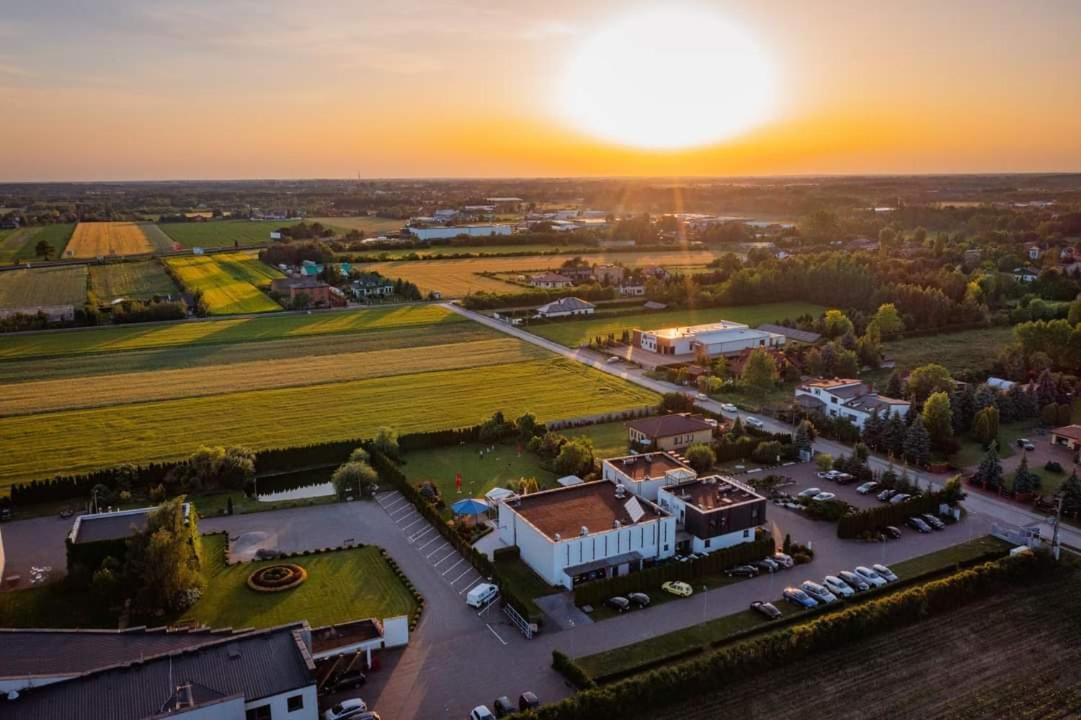Hotel Eden Жгов Екстериор снимка