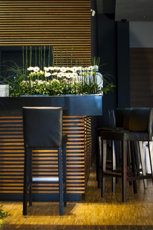 Hotel Eden Жгов Екстериор снимка