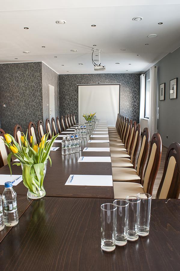Hotel Eden Жгов Екстериор снимка